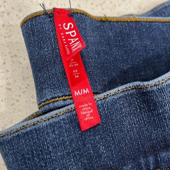 Spanx High Rise Distressed Skinny Jeans - Raw Hem Size Med - Picture 8 of 13